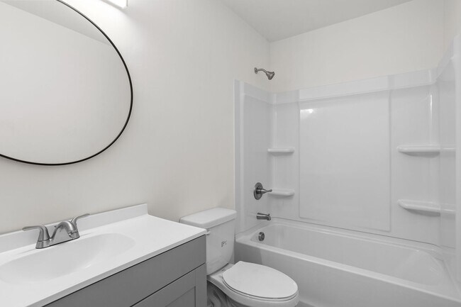 Building Photo - 2000 Flower Ln