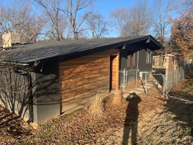 Building Photo - 713 Hutchins Dr