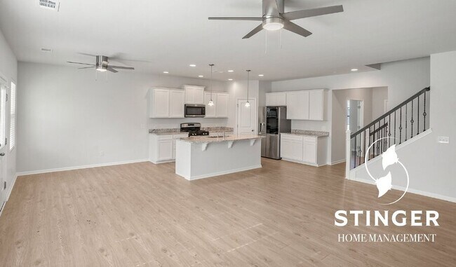 Building Photo - 70 Keowee Ln