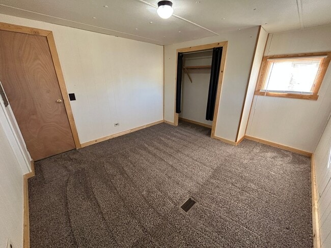 Building Photo - 2 Bedroom 1 Bath Updated Mobile Home in A & J Mobile Home Park