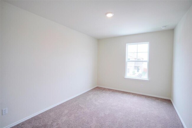 Building Photo - 384 Papaya Dr