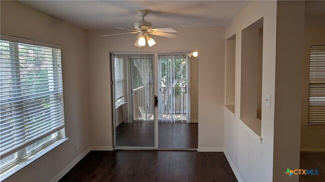 Building Photo - 208 Bonner St