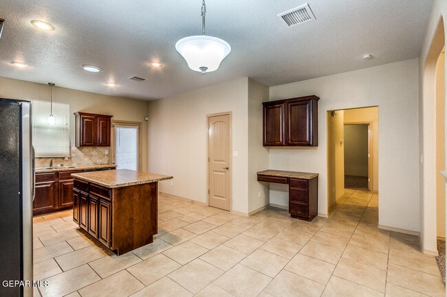 Building Photo - 14289 Desert Sky Dr