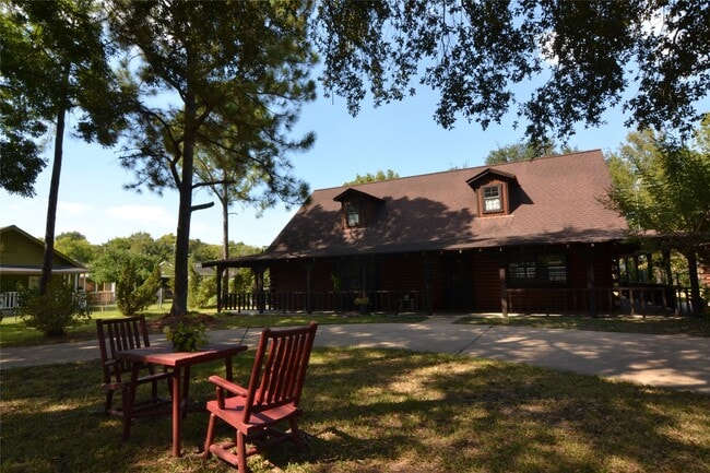 Primary Photo - 2611 Primrose Dr