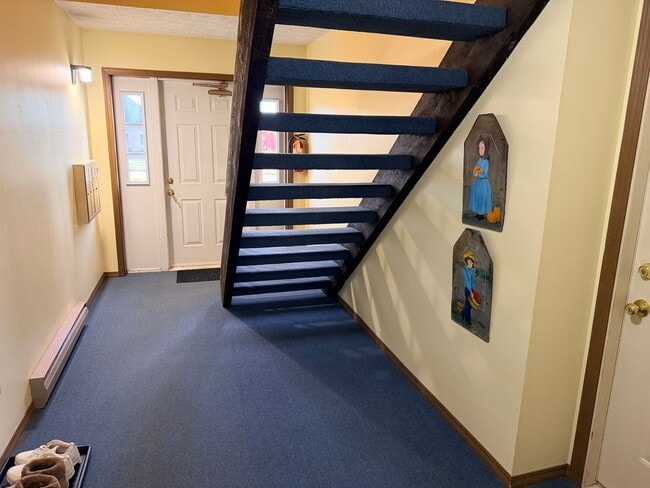 Building Photo - 806 Kentwood Dr