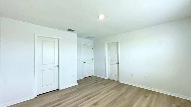 Building Photo - AVAILABLE NOW! 3/2.5 Townhome For Rent in Bellalago!