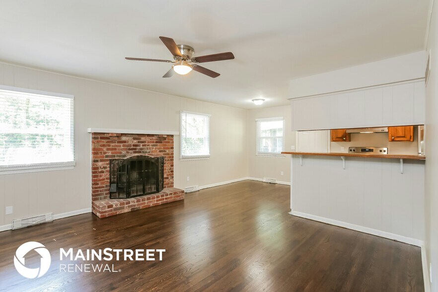 Building Photo - 6208 N Wayne Ave