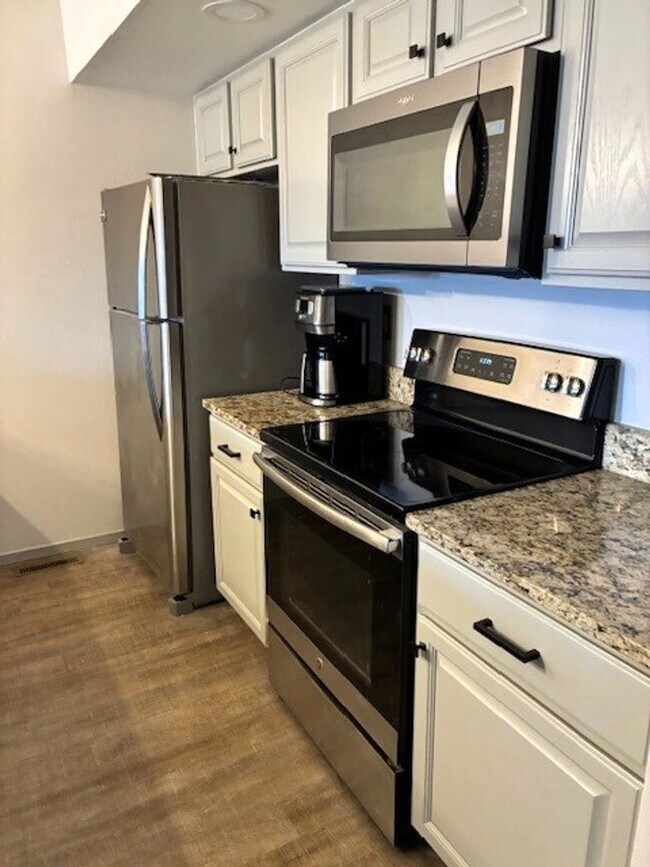 Building Photo - Long Term Rental- Frisco Bay Townhomes #408B