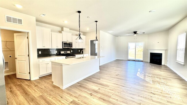 Building Photo - 1627 Swallow Tail Dr