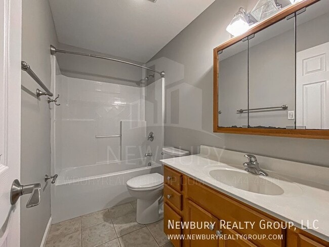 Building Photo - 135 Banksville Pl