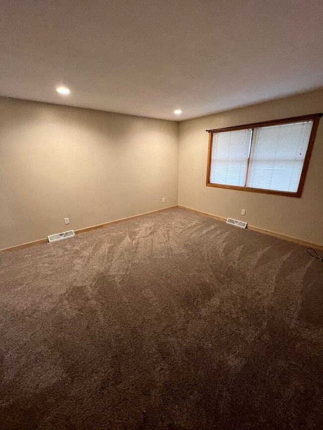 Building Photo - 7917-19 University