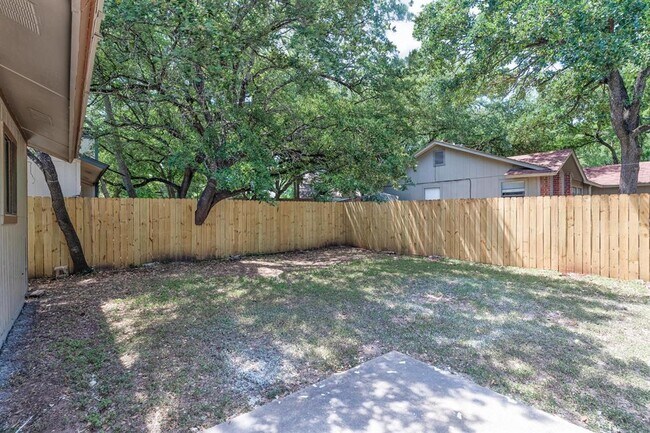 Building Photo - 3401 Larkspur Way