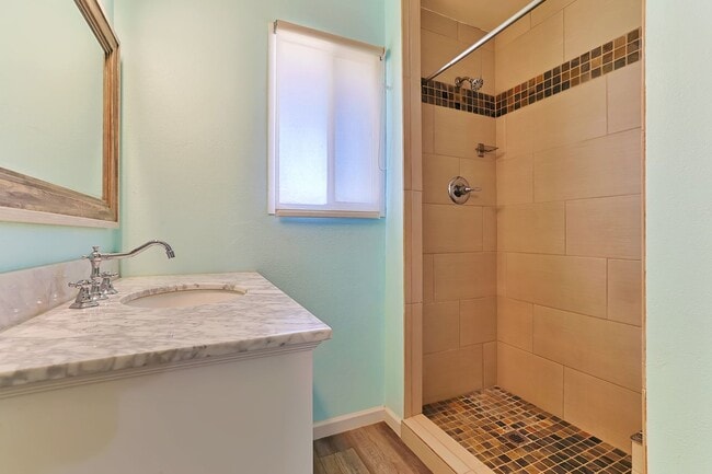 Building Photo - Spacious 6-Bedroom Pool Home Near ASU with 2-Car Garage