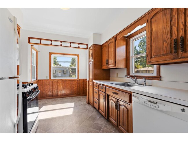 Building Photo - 6244 Humboldt Ave S