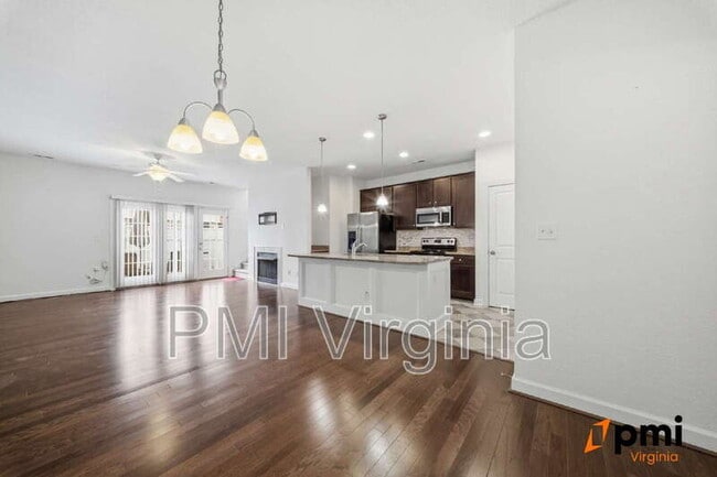 Building Photo - 4304 Cattail Ln