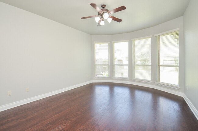 Building Photo - 9819 St Romain Dr