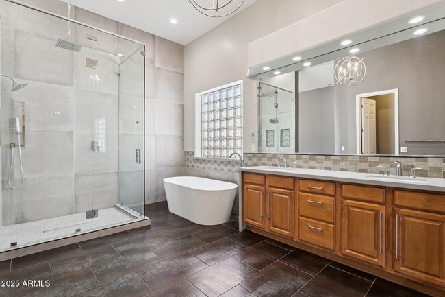 Building Photo - 14216 S 5th St