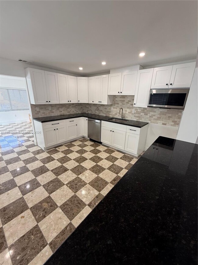 Building Photo - 7312 SW 22nd St