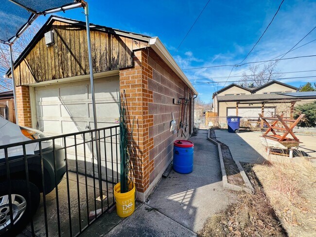 Building Photo - $0 DEPOSIT OPTION! ROSEDALE SUBDIVISION, CHARMING BRICK RANCH, PARTIALLY FINISHED BASMENT, 3 BED,...