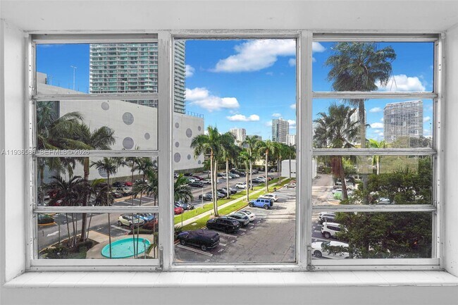 Building Photo - 3301 NE 5th Ave