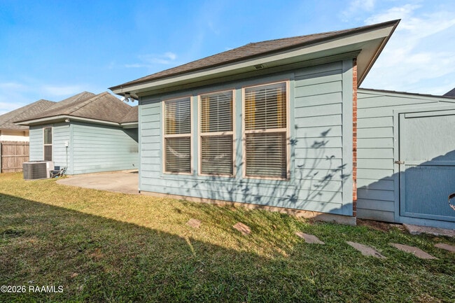 Building Photo - 110 Olivewood Dr