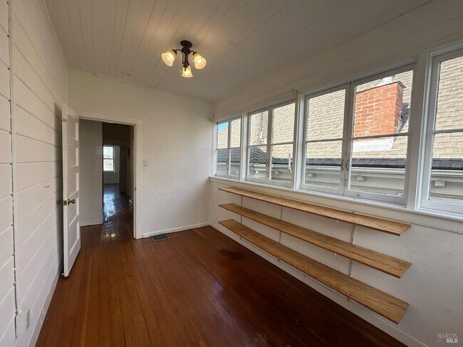 Building Photo - 519 Virginia St