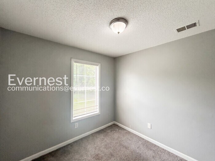 Building Photo - 3333 Kristy Dr