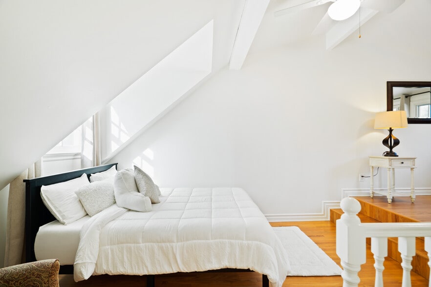 Building Photo - 25736 Punto de Vista Dr