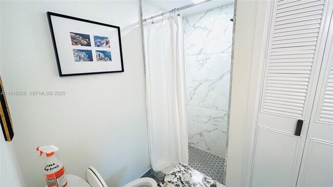 Building Photo - 250 NE 20th St