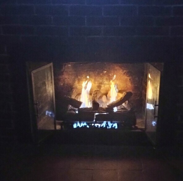 Primary Photo - 36 Underwood Ave