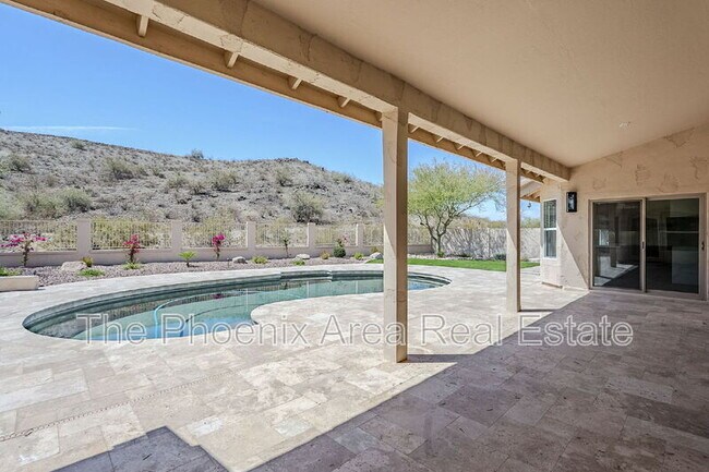 Building Photo - 1531 E Silverwood Dr