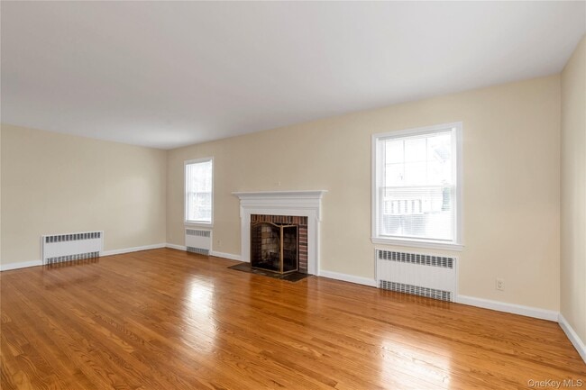 Building Photo - 19 Anstice St