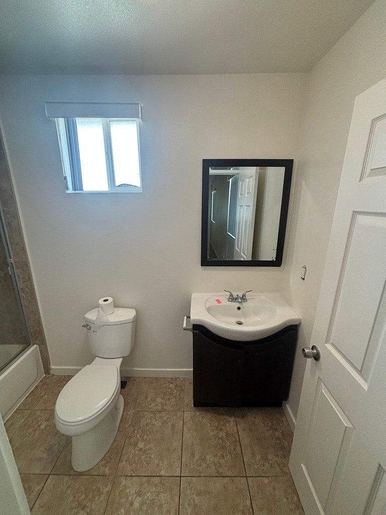 Building Photo - 246 E 97th St