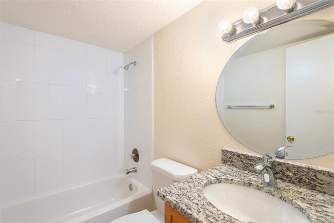 Building Photo - 5221 Bayshore Blvd