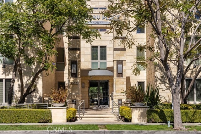 Building Photo - 1318 S Roxbury Dr