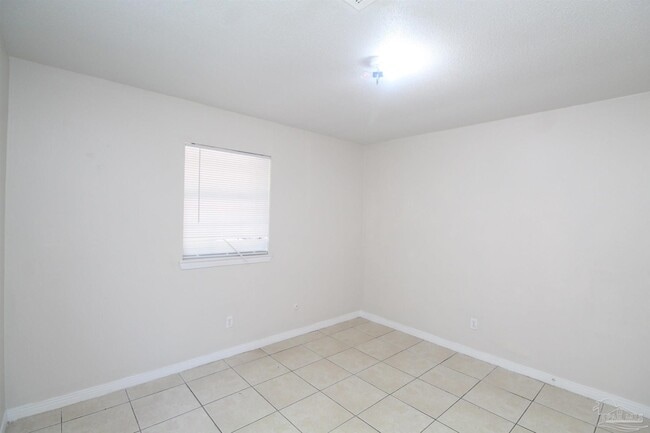Building Photo - 10151 Guidy Ln