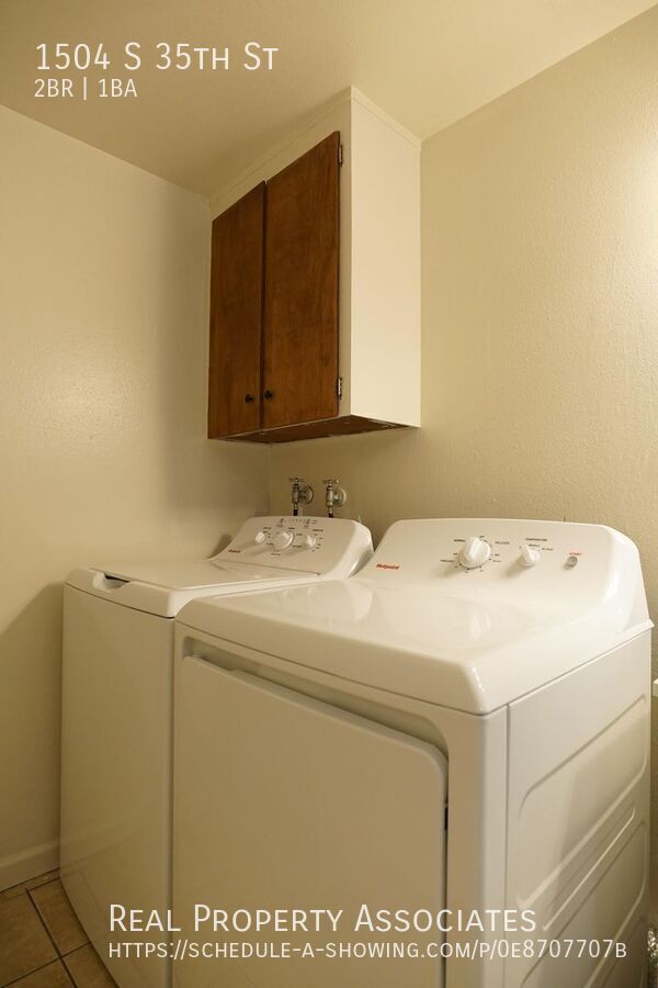 Building Photo - 1504 S 35th St