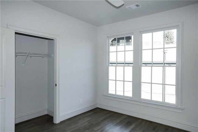 Building Photo - 96 Sheridan Dr NE