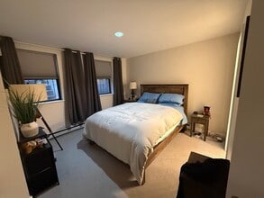 Building Photo - 18-20 E Springfield St