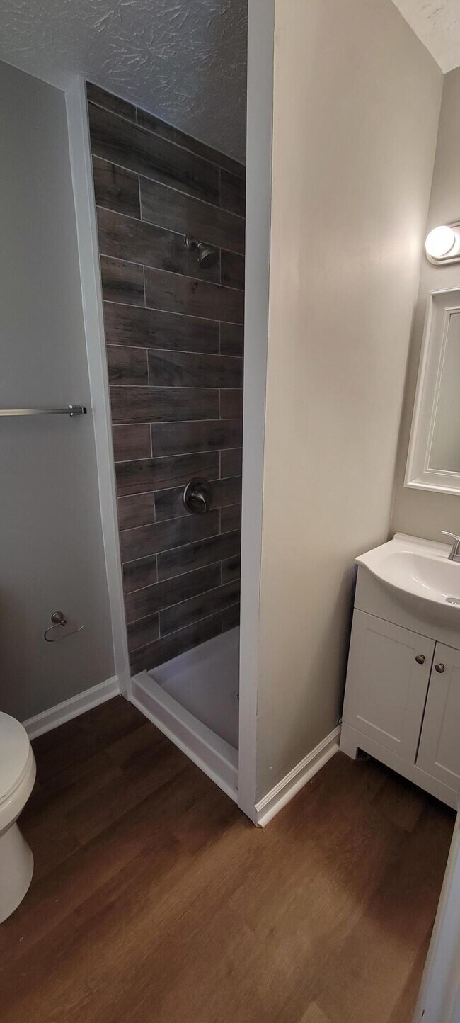 Building Photo - 909 Gregory Way