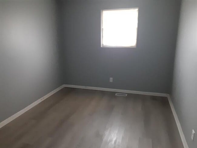 Building Photo - 2947 Lasalle St