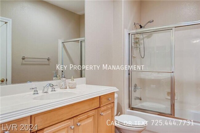 Building Photo - FULLY FURNISHED 5 BEDROOM + DEN HOME WITH ...