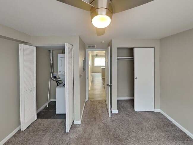 Building Photo - Lantern Square Apartments-B5
