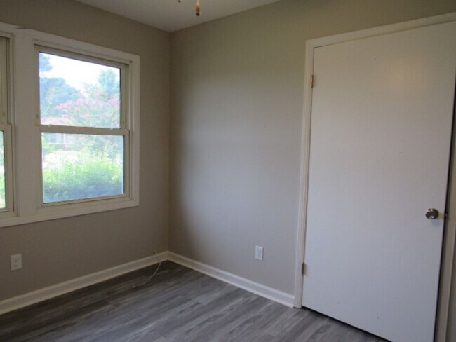 Primary Photo - Convenient Northeast location!