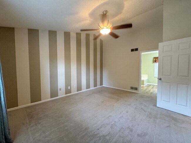 Building Photo - 5429 Bluebell Ct