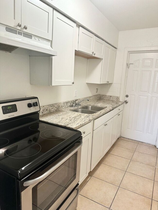 Building Photo - Madison