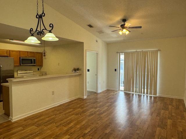 Building Photo - 7920 Merrill Rd