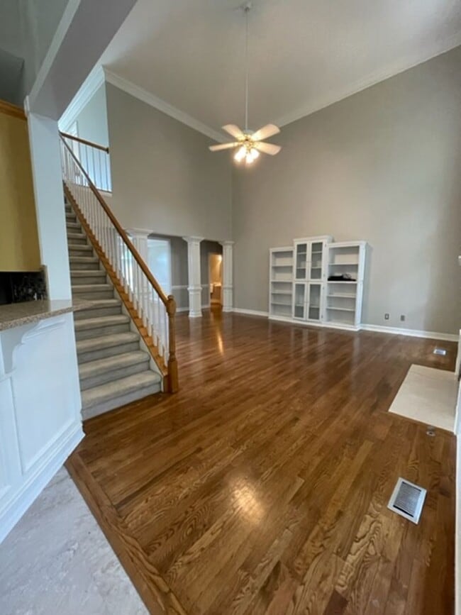 Building Photo - West Knoxville, Farragut 37934 - 4 bedroom, 3.5 bath, 2 Story Brick Home -Contact Debra Johnson (...