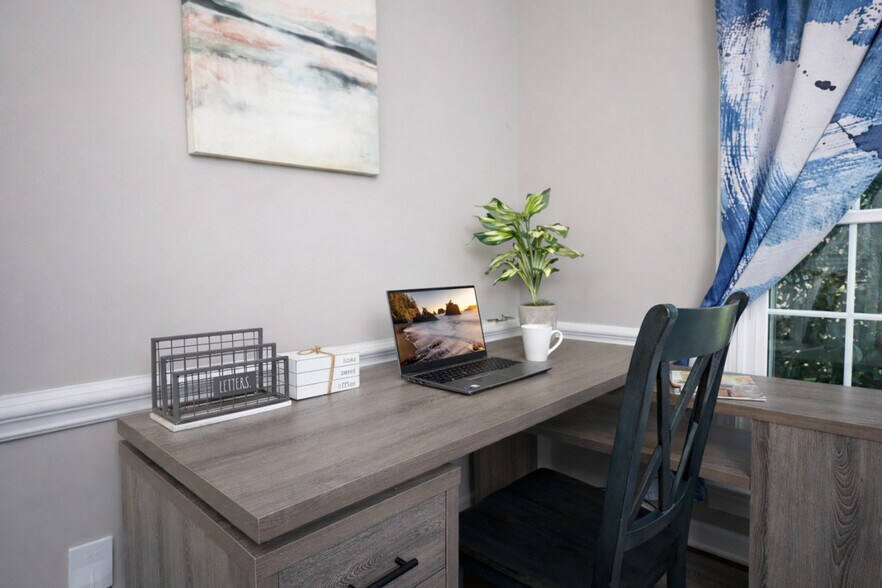 Building Photo - 10315 Rougemont Ln