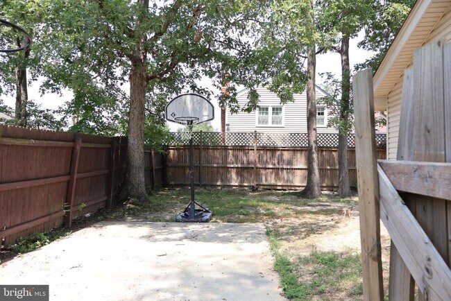 Building Photo - 5218 Caroline Cir